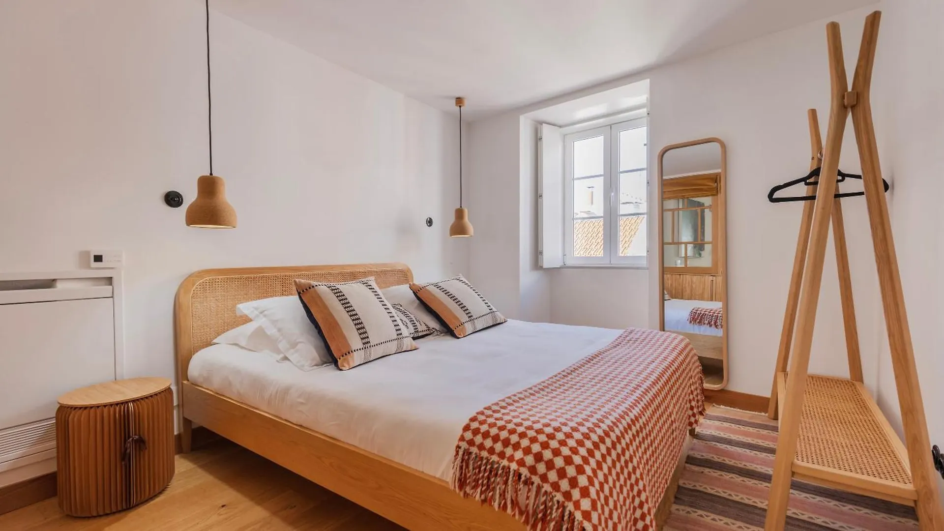 1Bdr Apartment With Terrace And View By Lovelystay Lissabon 0*,  Portugal